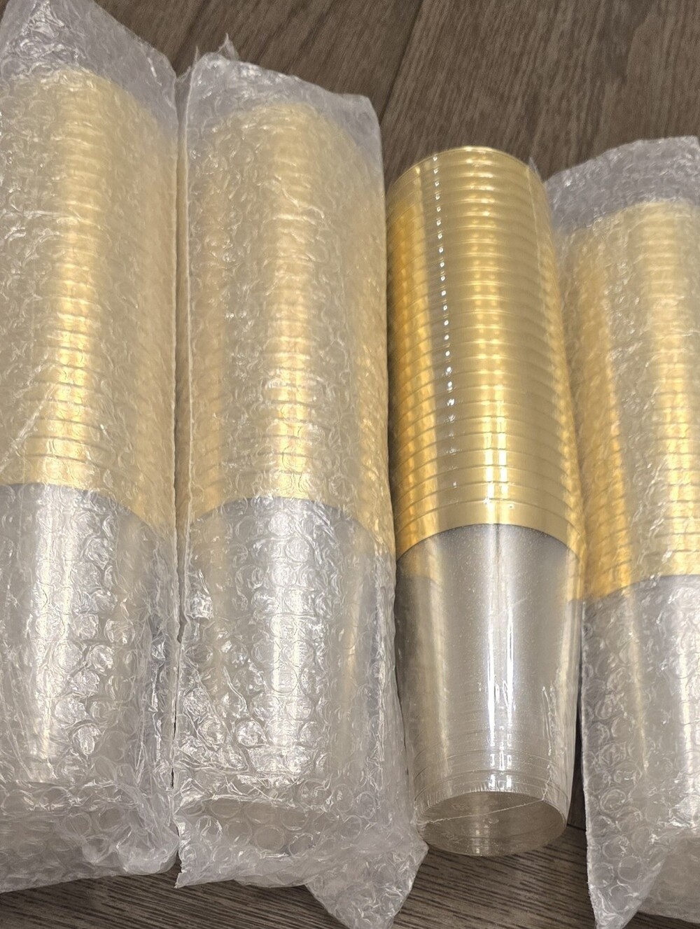 Clear & Gold Rimmed NWT  Disposable Party Cups - Elegant Metallic Drinkware